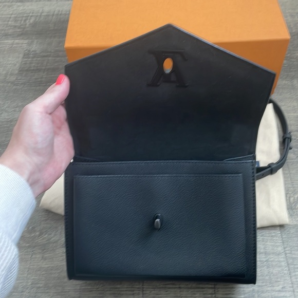 RARE 🔥 Louis Vuitton My Lock Me Bb in Matte Black - Picture 7 of 17